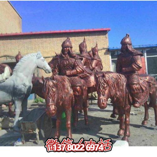 巨型騎士馬銅雕塑，點綴景區(qū)廣場