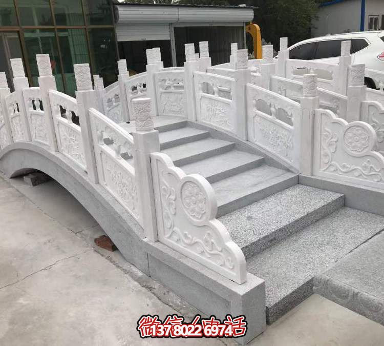 美麗的漢白玉石拱橋，伴您一路暢游！