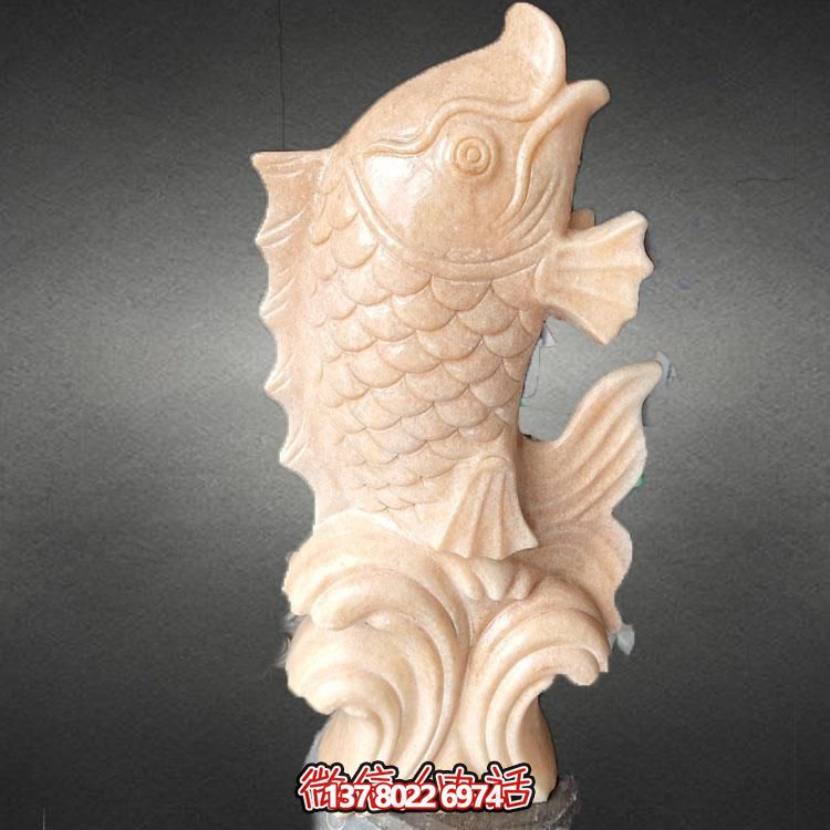 集大理石石雕、水景擺件、鯉魚雕塑于一體的精美藝術(shù)品
