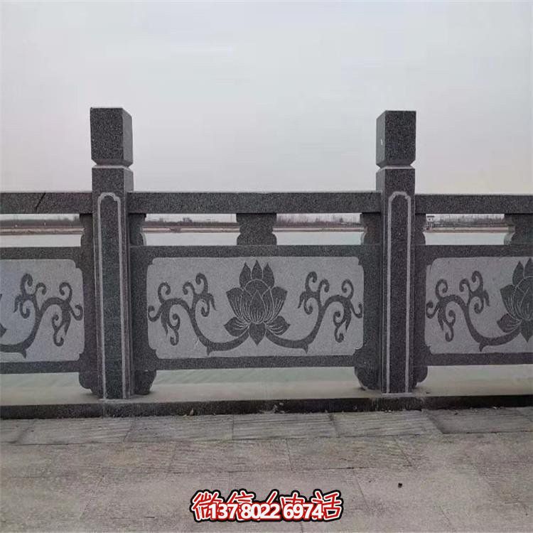 花崗巖護(hù)欄——完美結(jié)合精美雕刻與經(jīng)典欄桿扶手，為寺廟景點(diǎn)帶來(lái)外觀華麗的裝飾