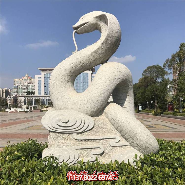傳統(tǒng)風(fēng)格大理石蛇雕塑，擺放于廣場(chǎng)，給您帶來完美視覺享受
