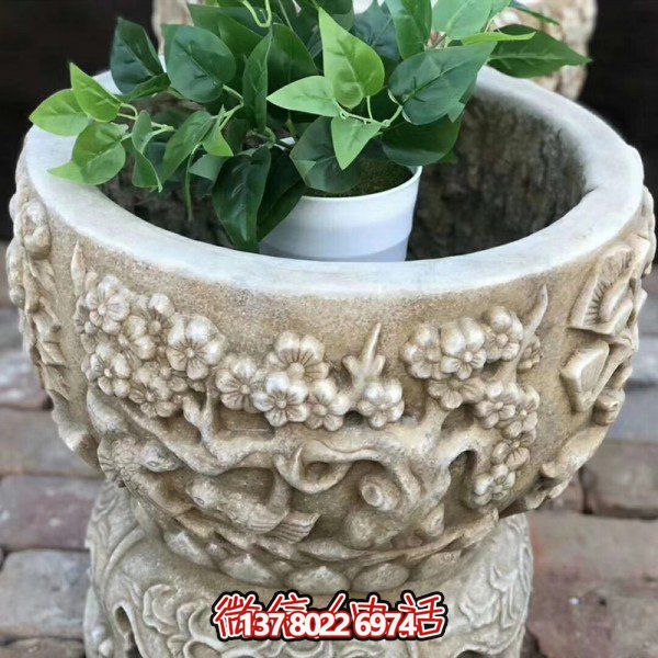 精美藝術(shù)石雕花盆，讓繁復(fù)多彩的花紋與浮雕結(jié)合，打造出精美的大理石雕塑