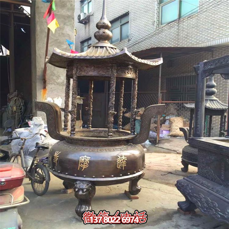仿古寶蓋圓形香爐，擺放于寺廟、道觀等室內(nèi)