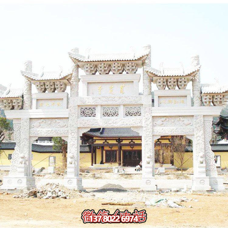 精細工藝刻石牌坊，裝點小區(qū)村口