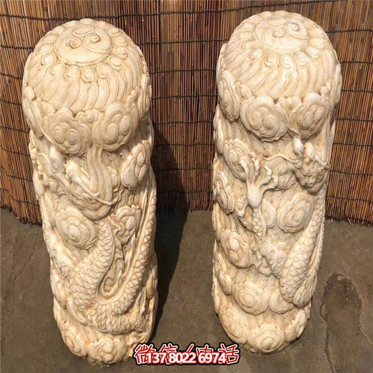 精美石柱浮雕擺件，添上龍庭院門口的濃濃文化氣息
