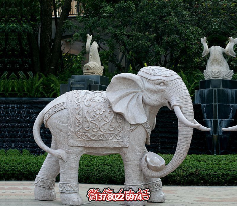 精美浮雕大象雕塑，點(diǎn)綴綠意花園