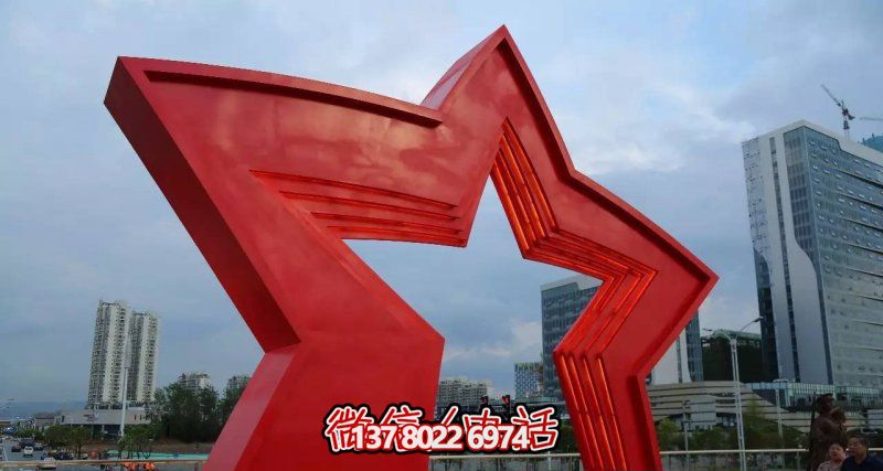 不銹鋼雕塑拱門，點(diǎn)綴景觀廣場