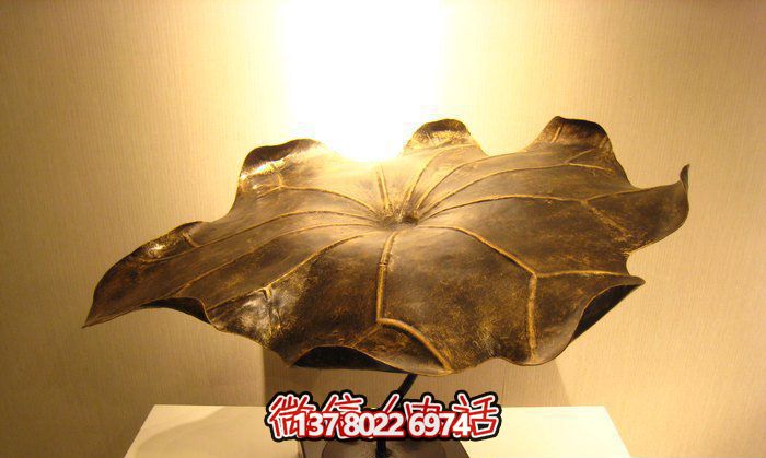 精美銅雕荷葉雕塑，添彩廣場環(huán)境