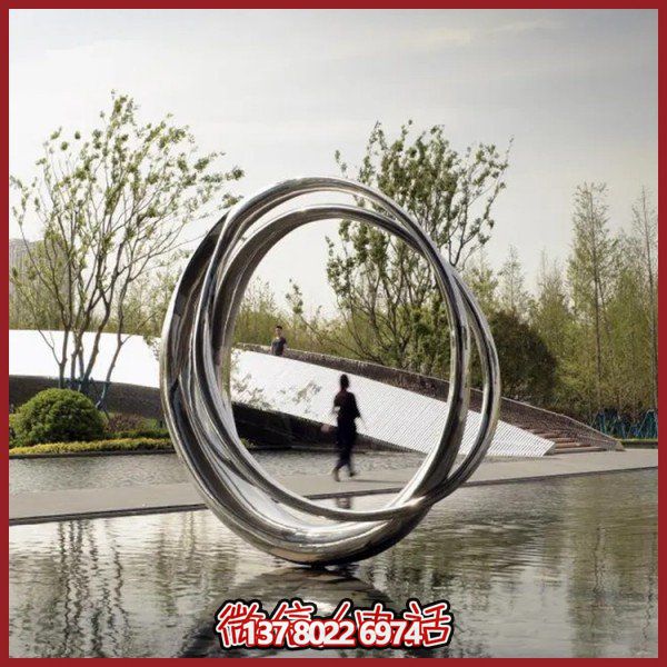 大型不銹鋼鏡面圓環(huán)擺件，點綴園林環(huán)境