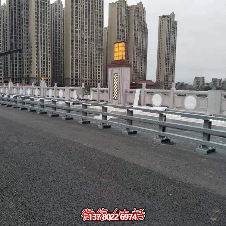 大理石護(hù)欄雕塑，為街道景觀帶來精美絕倫