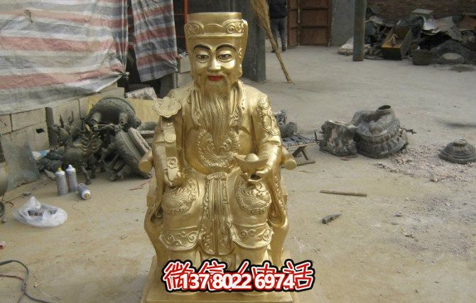 手工制作的供奉佛像，傳承古老文化的精粹