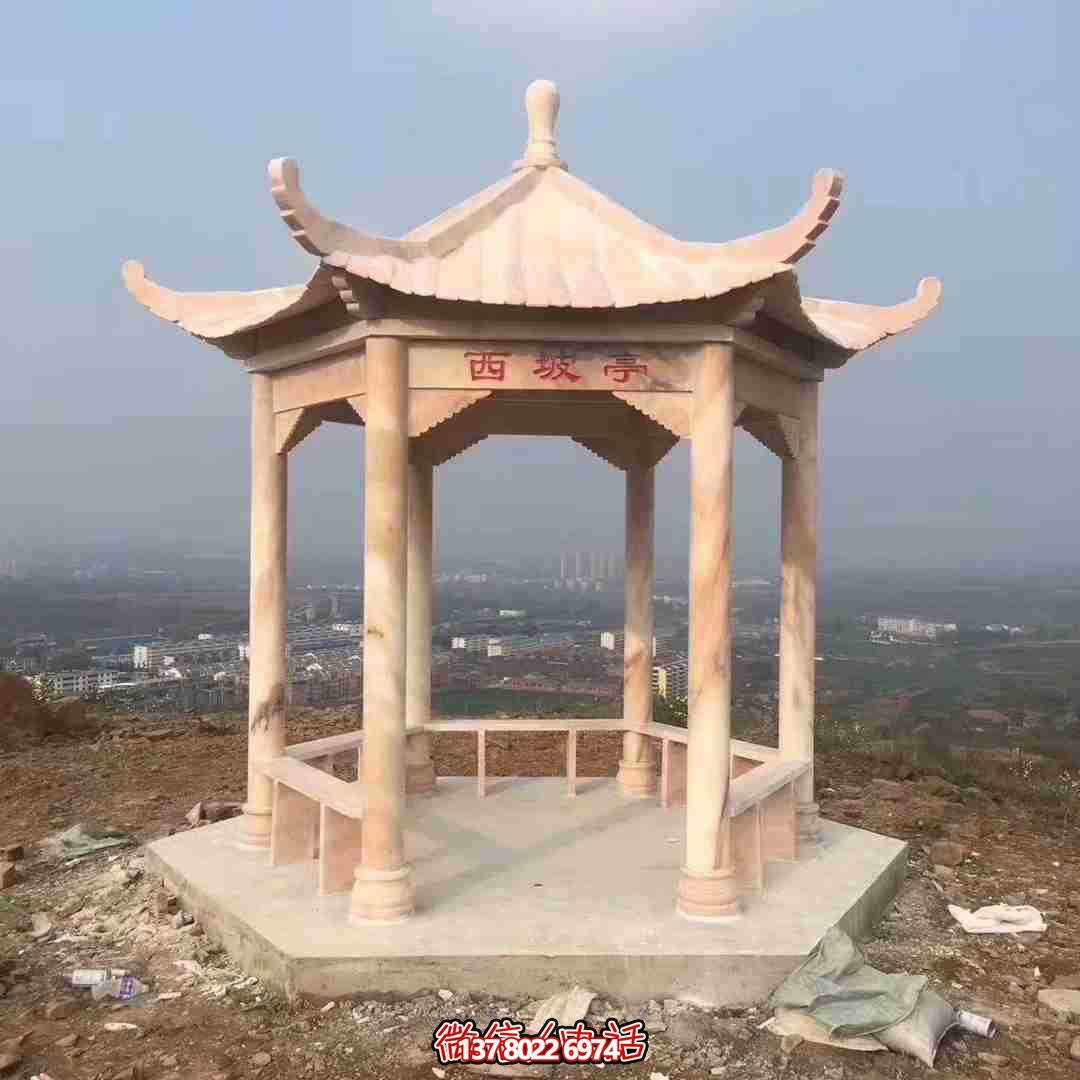 西坡涼亭景觀，觀賞大型晚霞紅