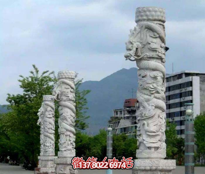 集大理石、石雕、龍柱于一體的大理景觀廣場(chǎng)