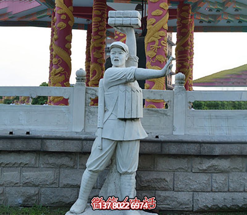 董存瑞景觀雕塑，點(diǎn)綴廣場(chǎng)景觀