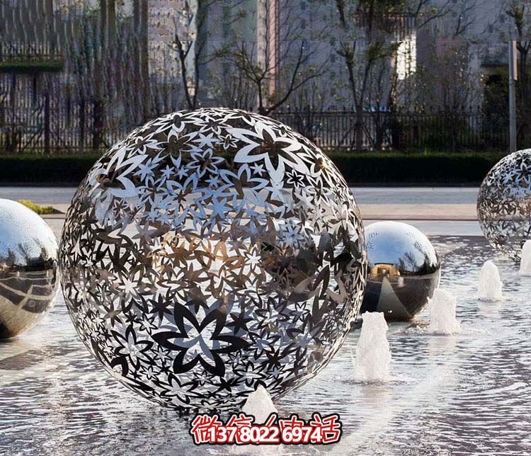 不銹鋼噴泉球雕塑，創(chuàng)意點(diǎn)亮廣場(chǎng)