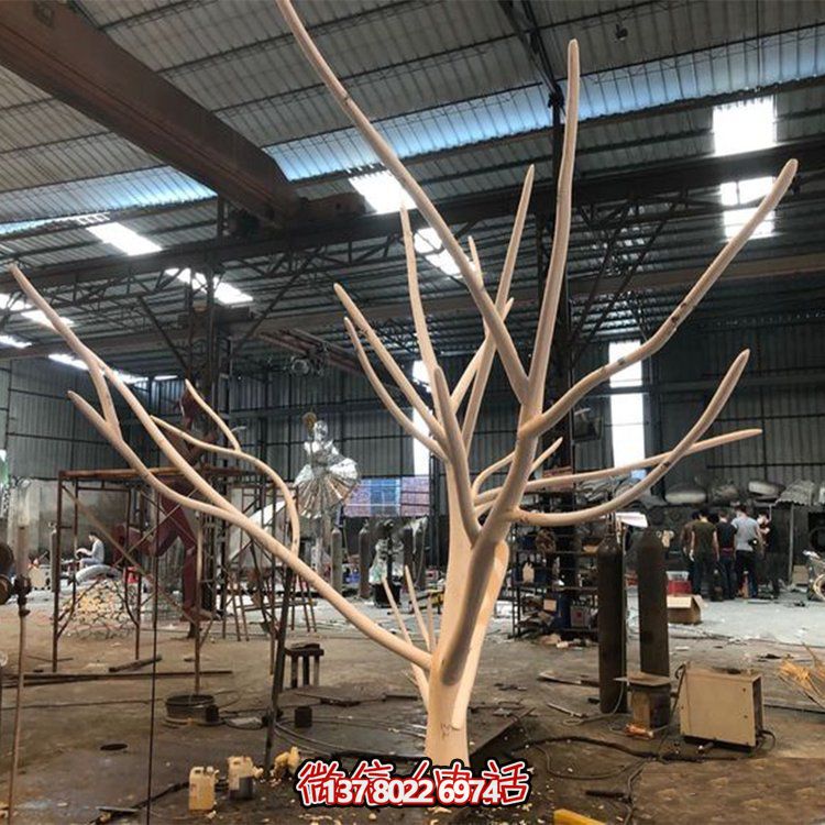 大型玻璃鋼雕塑，給酒店裝飾帶來創(chuàng)意景觀