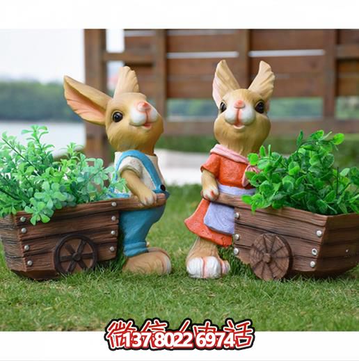 可愛兔子雕塑，點綴玻璃鋼戶外園林景觀