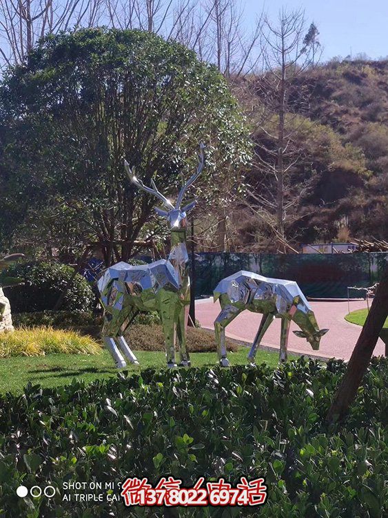 不銹鋼幾何雕塑——梅花鹿，點(diǎn)綴戶外公園