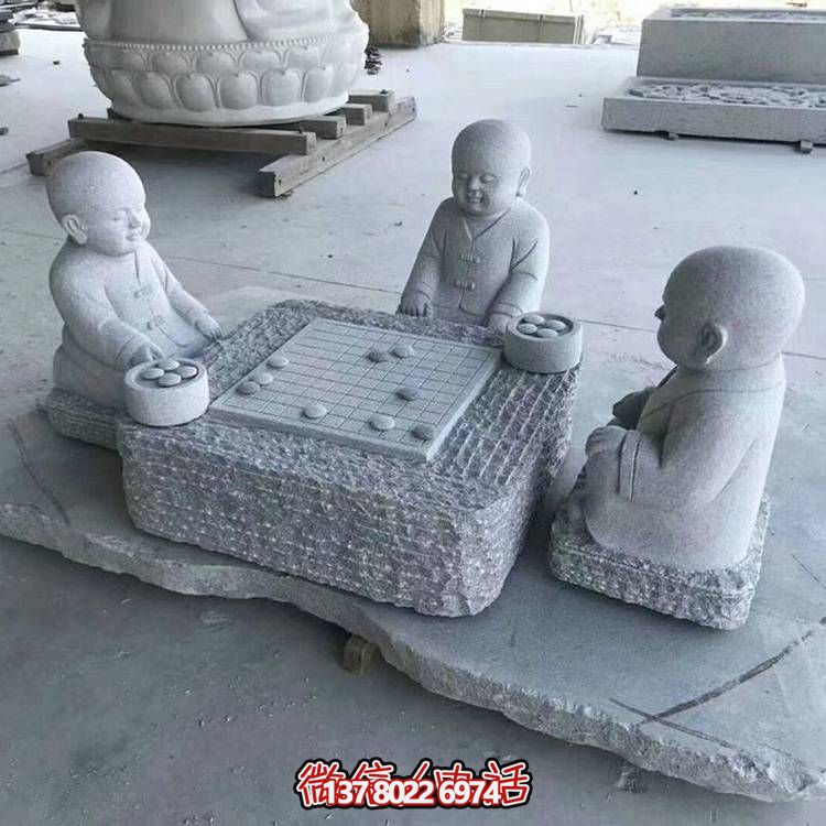 花崗巖雕像裝點庭院，打造精致奇趣景觀