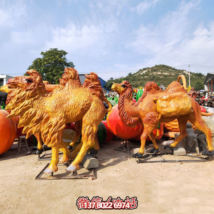 玻璃鋼駱駝雕塑，高端噴漆裝飾公園街道
