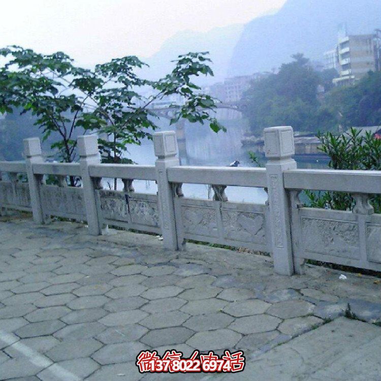 品質精良的大理石欄桿、欄板及雕塑，締造美麗景觀
