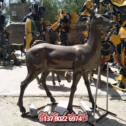 精美雕塑鹿，點(diǎn)綴園林景觀，增添藝術(shù)氣息