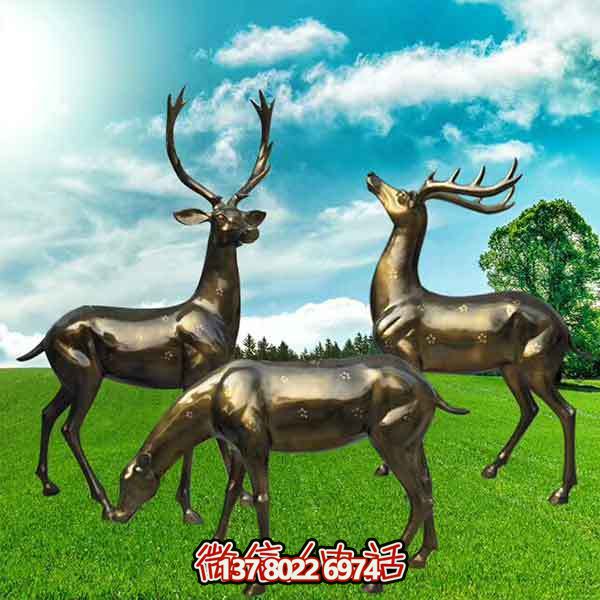 仿銅梅花鹿雕塑，裝點(diǎn)玻璃鋼園林