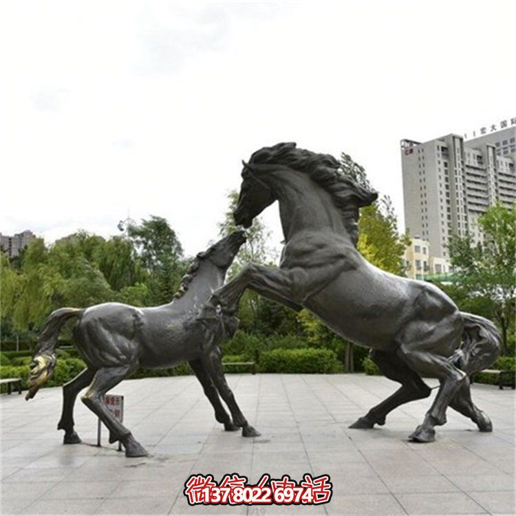 大型仿真動(dòng)物駿馬不銹鋼雕塑，點(diǎn)綴城市廣場(chǎng)園林