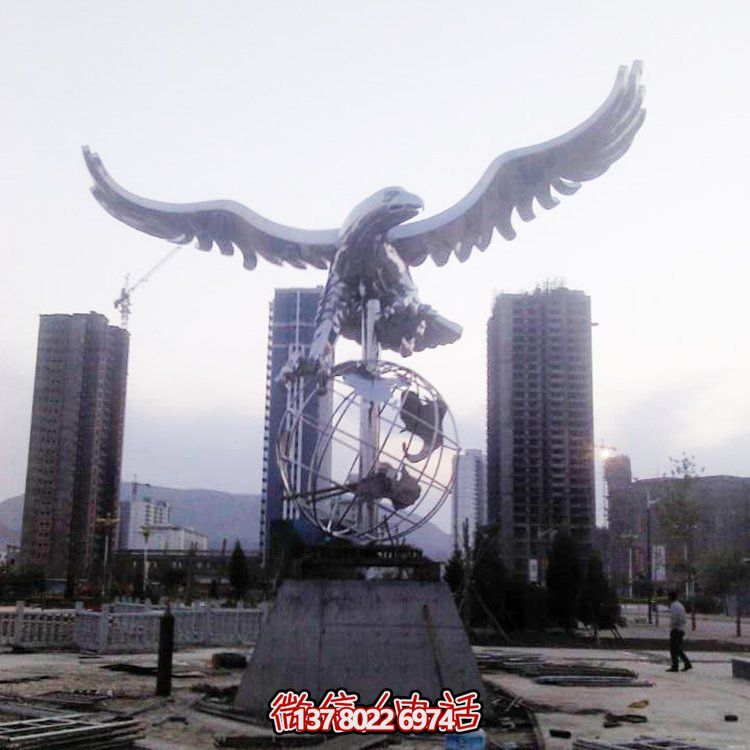 不銹鋼老鷹雕塑，點綴戶外園林景觀