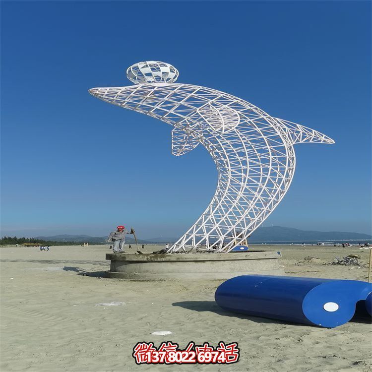 不銹鋼海豚鏤空雕塑，點(diǎn)綴大型景觀廣場(chǎng)