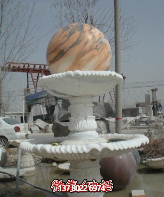 公園完美融合大理石、風(fēng)水球、噴泉和雕塑的美景