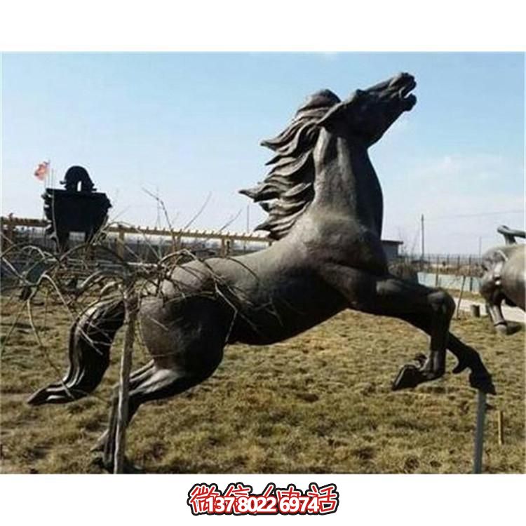 大型銅雕塑，為園林廣場擺放奔跑馬