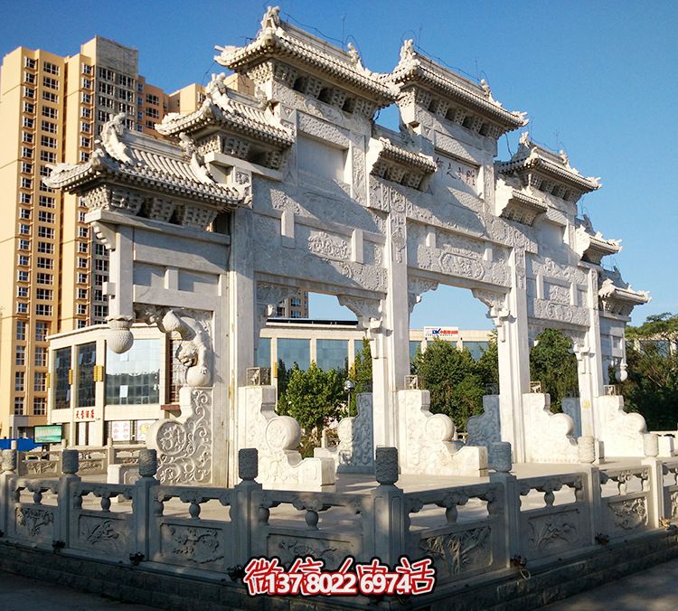 精美石雕牌坊，給城市的小區(qū)增添了一抹精致的文化氣息