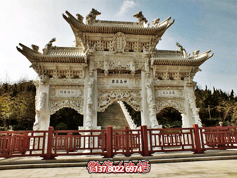 南海砥柱高莊嚴(yán)，漢白玉精美浮雕
