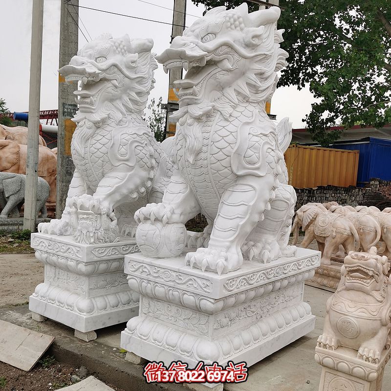 古典漢白玉大型麒麟景觀雕塑，點(diǎn)綴庭院、別墅神秘氣息
